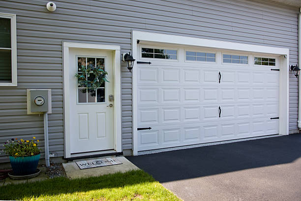 24/7 Emergency Garage Door Panel Replacement experts in Chase County County, NE